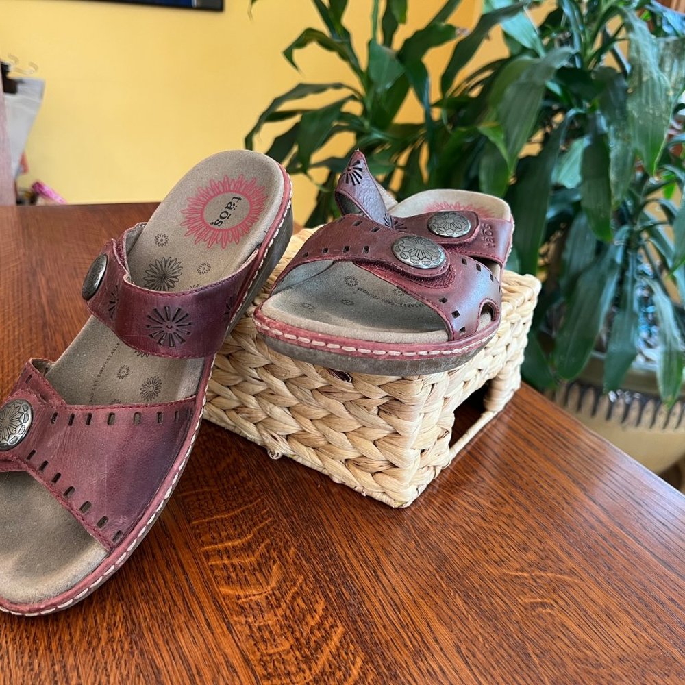 Taos sandals